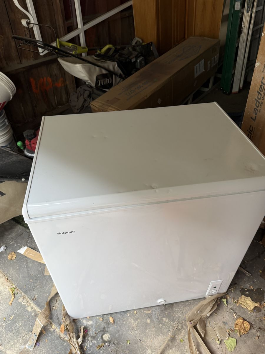 Hotpoint Chest Freezer – Tested & Working – $150 OBO