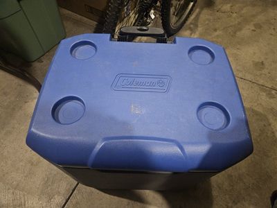 Coleman rolling cooler