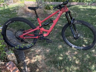 YT capra carbon fiber Lrg 29” wheels Zeb fork vivid rear shock brand new