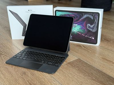 Apple iPad Pro 11-inch 256GB WiFi (Space Gray) with Magic Keyboard