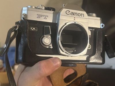 MINT CONDITION Canon FT QL film camera