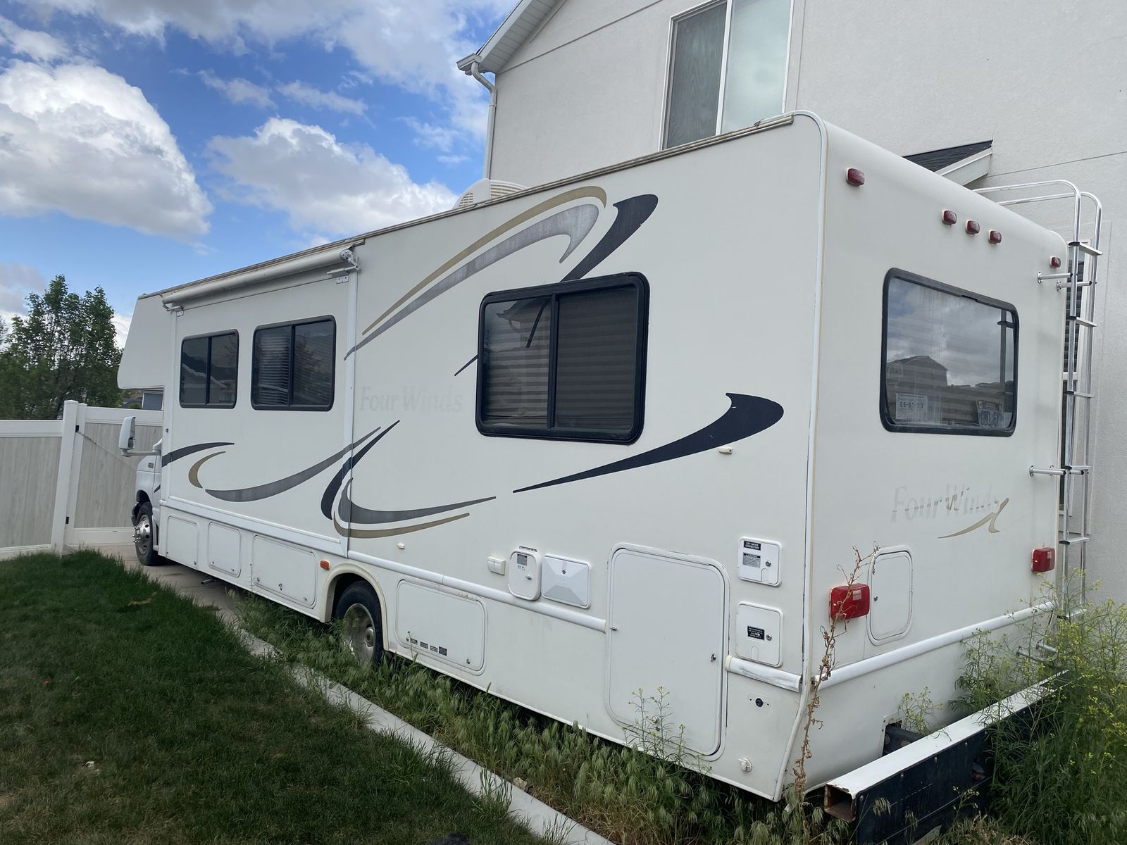 2003 Four Winds Class C motorhome 10K OBO!