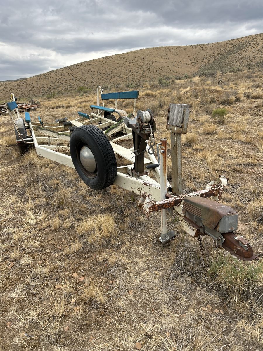 Tandem Axle Boat Trailer with Spare Tire and Bunks