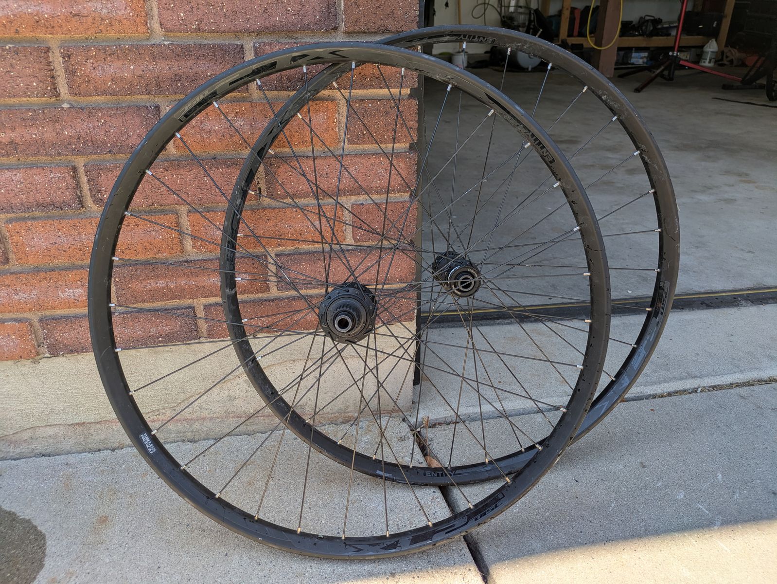 Entity XL2/Shimano MT410 29er wheelset