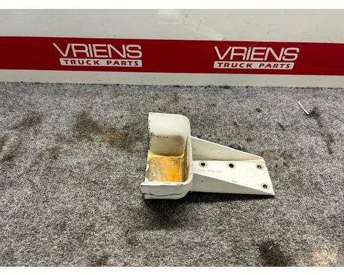 Peterbilt Receptacle Under Hood, Part # L67-6009
