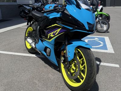 2026 YAMAHA YZF-R7 Breaker Cyan / Raven - Y02724