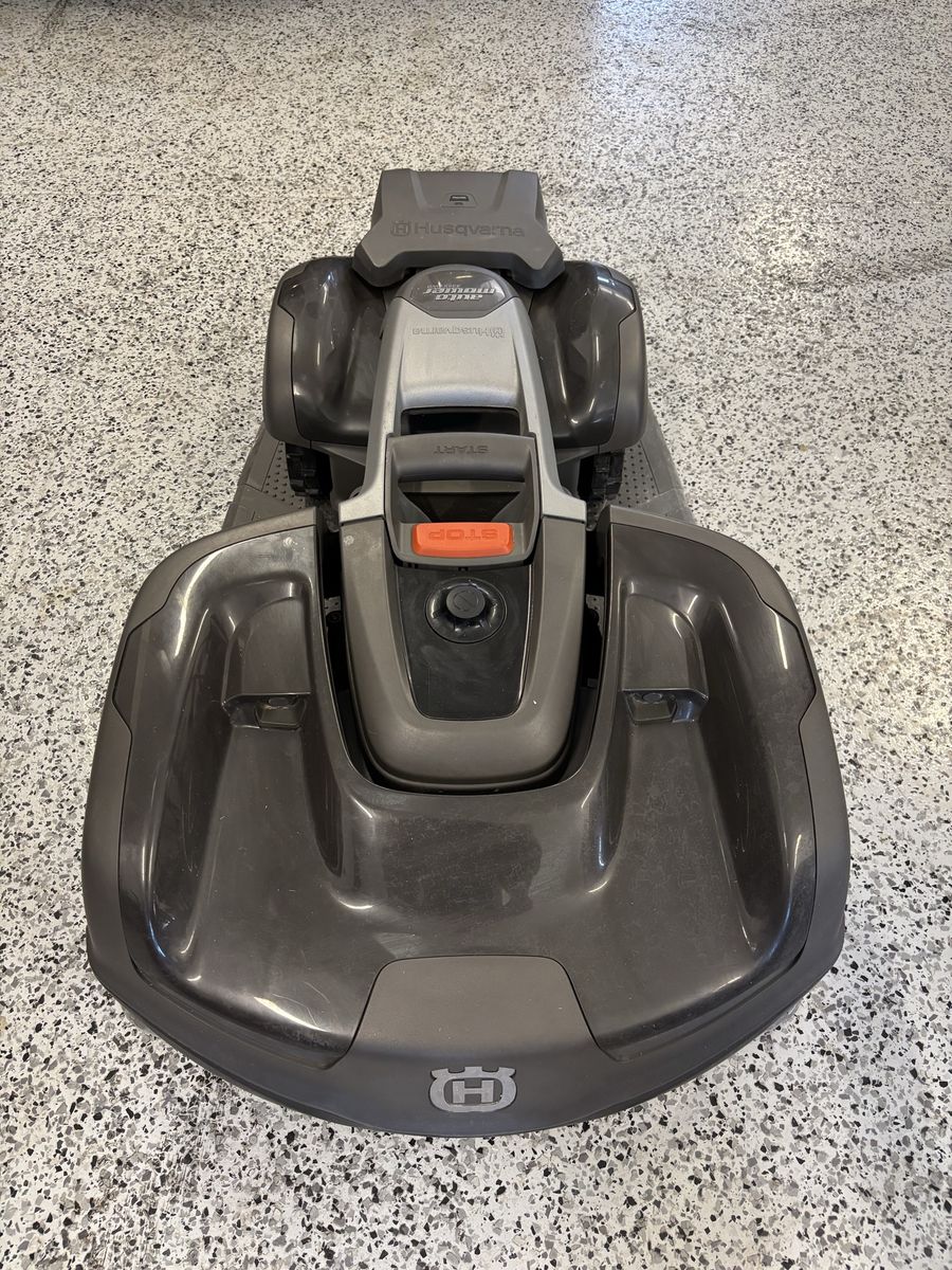 Husqvarna 435X AWD Auto Mower