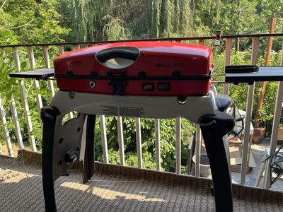 Thermos Grill2Go Red Portable Gas Grill with Foldable Stand and Grill Utensils - Great Condition