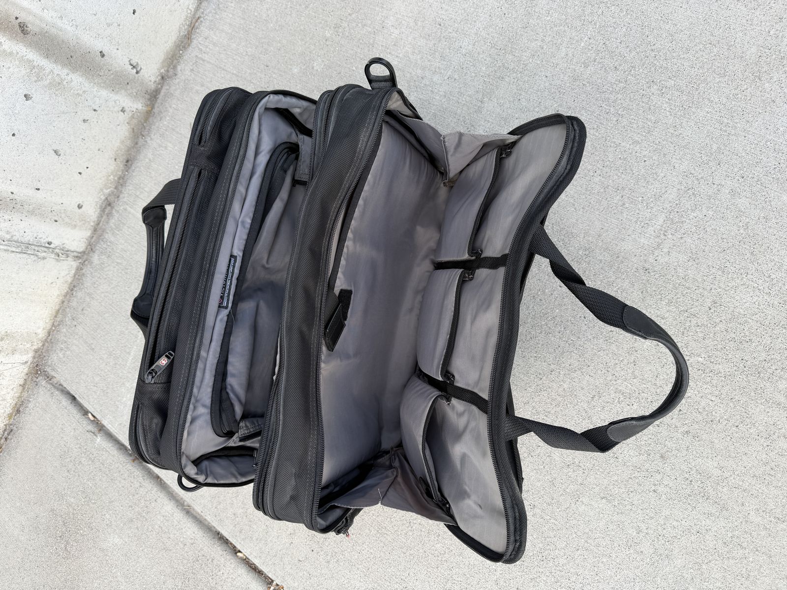 Victorinox Werks Professional Cordura Expandable Briefcase Laptop Bag Black