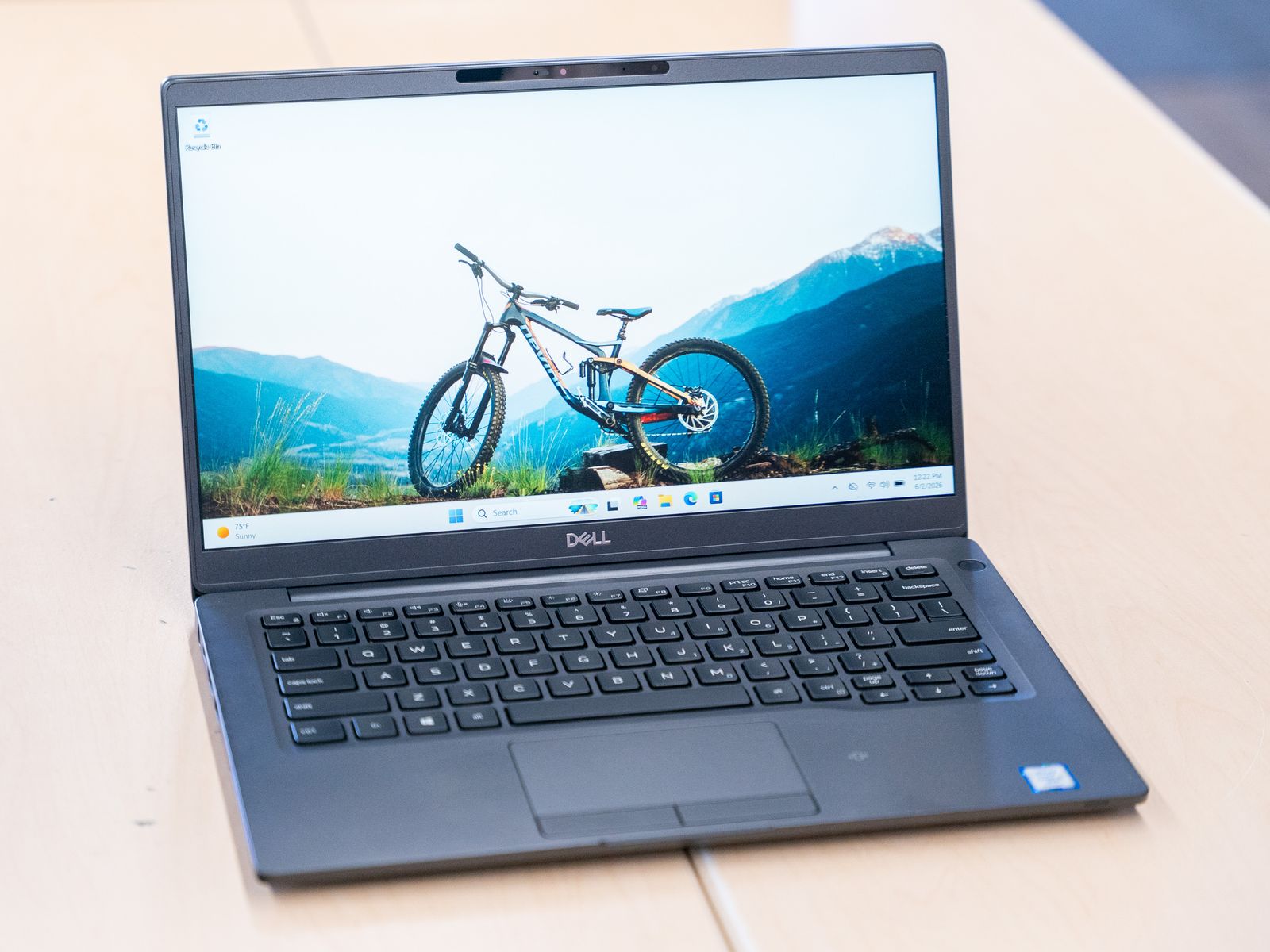 Dell 7400 i5-8365U @ 1.6 - 4.1 GHz (4-Core, 8-Thread) 256GB SSD 16GB RAM Windows 11 Laptop