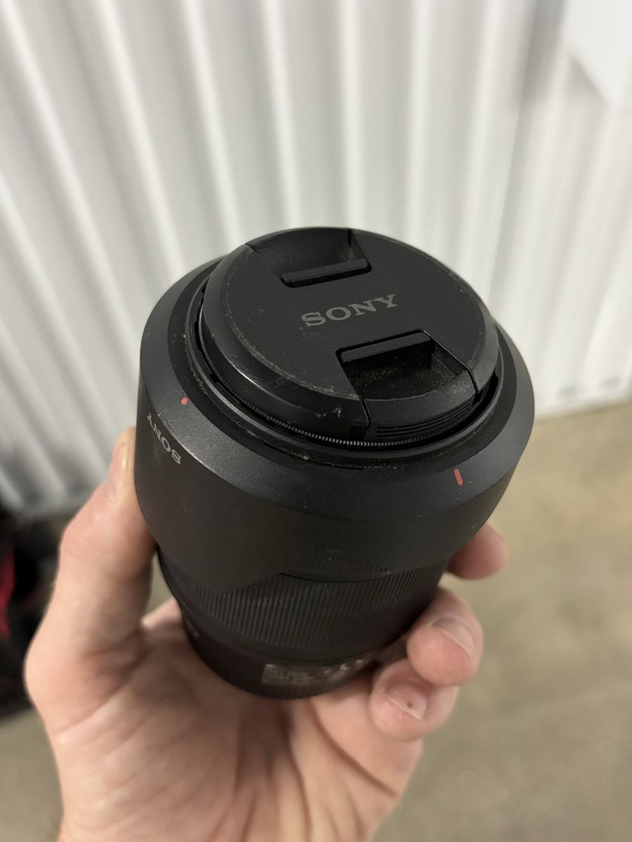 Sony FE 3.5-5.6/28-70 OSS Zoom Lens for Mirrorless Cameras
