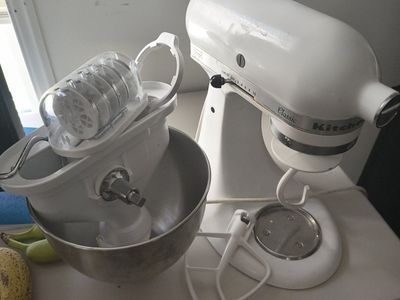 KitchenAid Stand Mixer - White, Includes Stainless Steel Bowl and Attachments