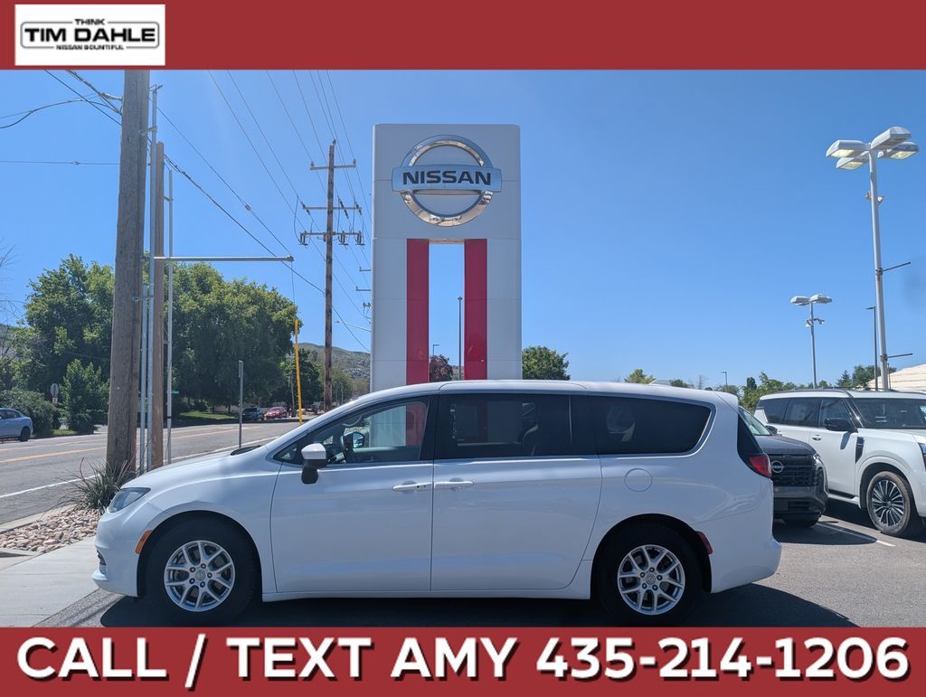 2017 Chrysler Pacifica LX