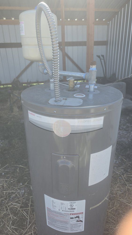 Rheem PROE40 M2 RH95 40 Gallon Electric Water Heater, 2021 Mfg Date.