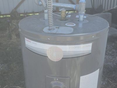 Rheem PROE40 M2 RH95 40 Gallon Electric Water Heater, 2021 Mfg Date.