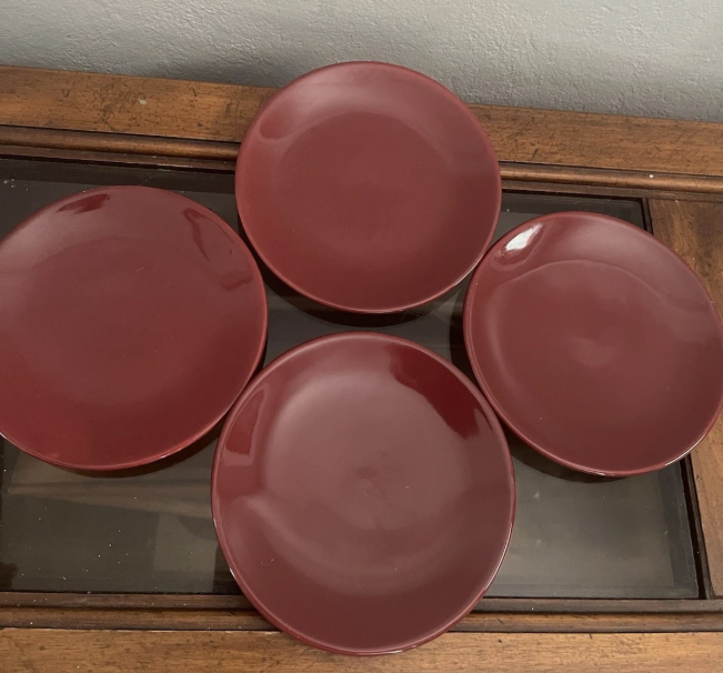 Pampered Chef Appetizer Plates-Cranberry color (set of 4)