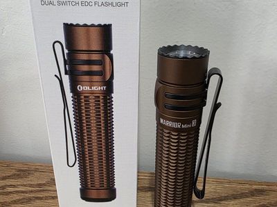 Olight Warrior Mini 3 (1750 Lumen) (Dessert Tan)