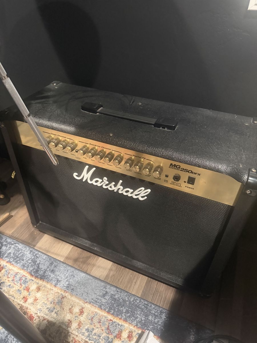 Marshall MG250DFX 2x50W 2-Channel Guitar Combo Amp with Digital FX
