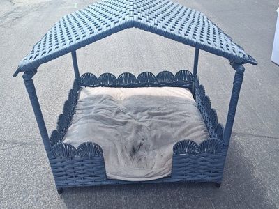 Wicker Pet House Bed with Roof and Cushion