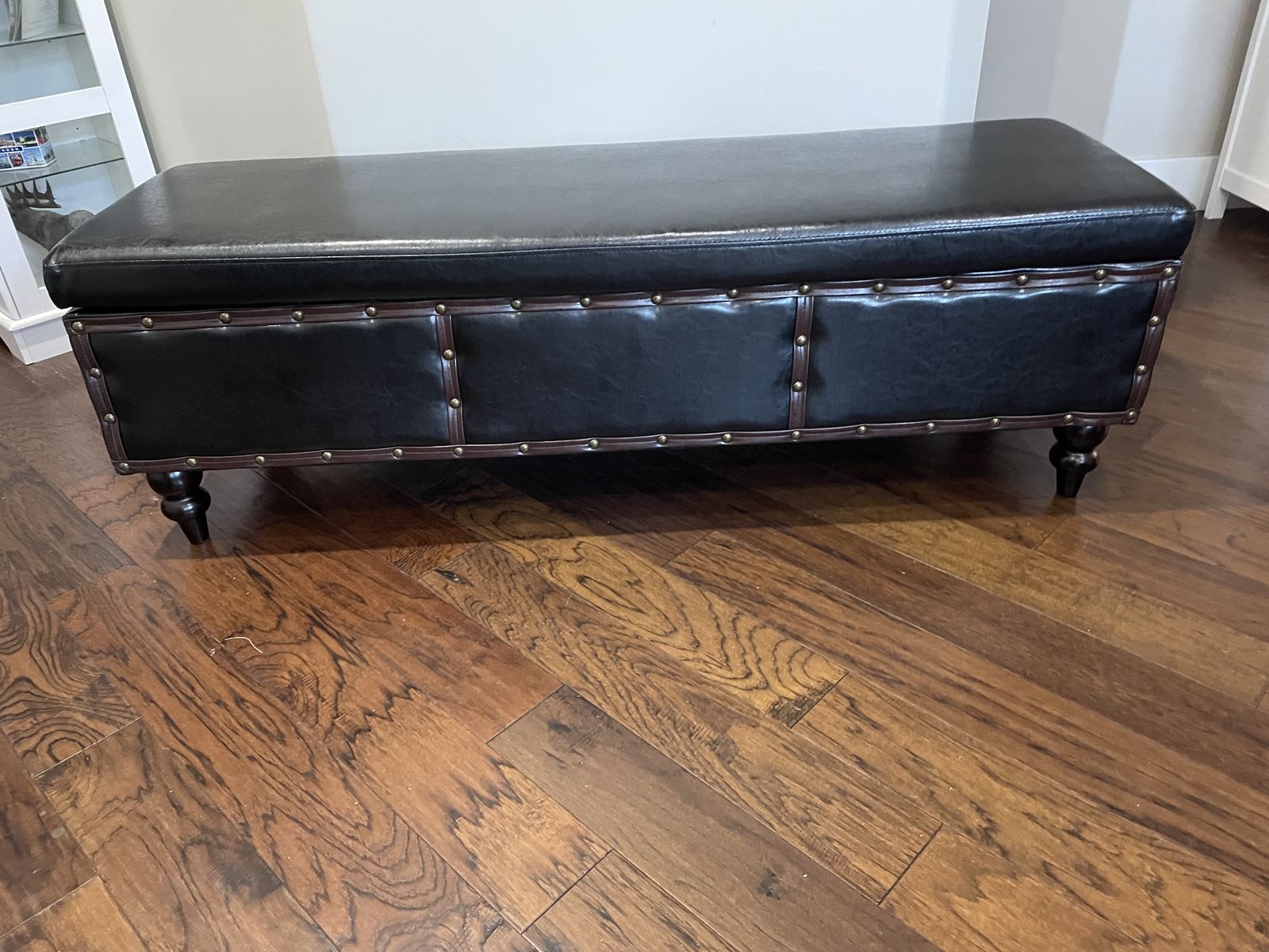 Main image 5