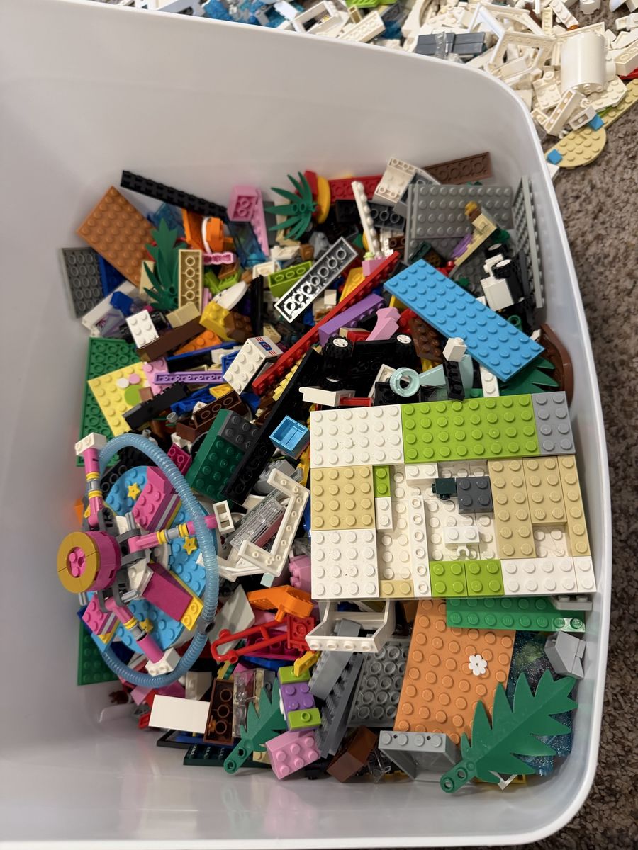 Large Lego lot 10.74lbs