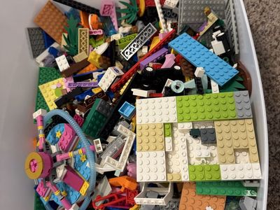Large Lego lot 10.74lbs