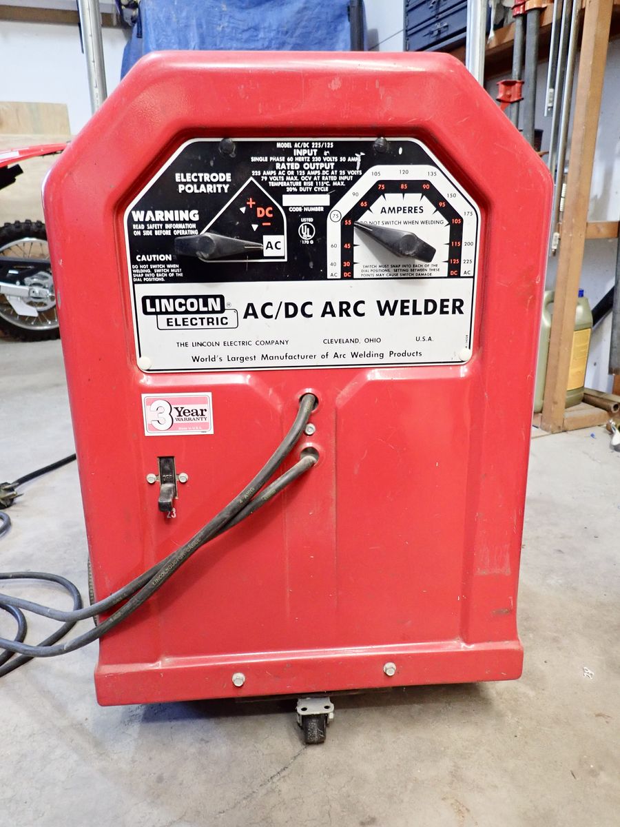 Lincoln AC-DC 225 Amp Welder Excellent Condition