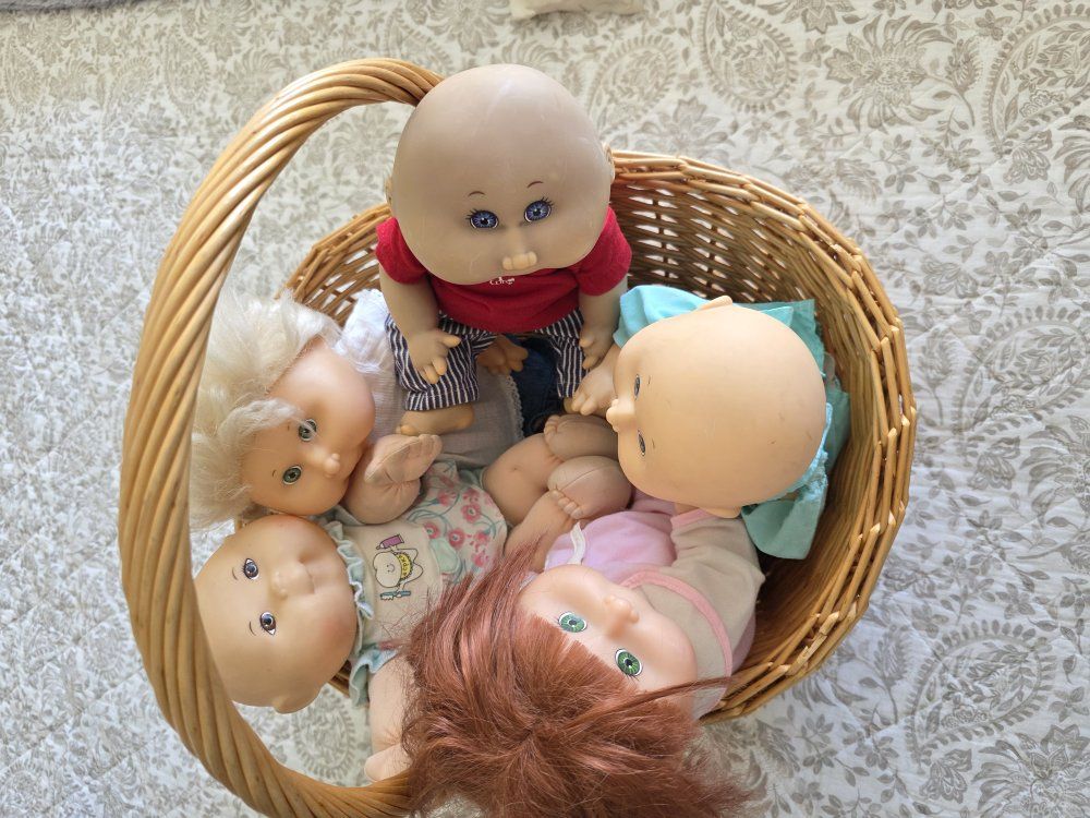 Vintage Cabbage Patch Dolls. $125 for all! Pick up