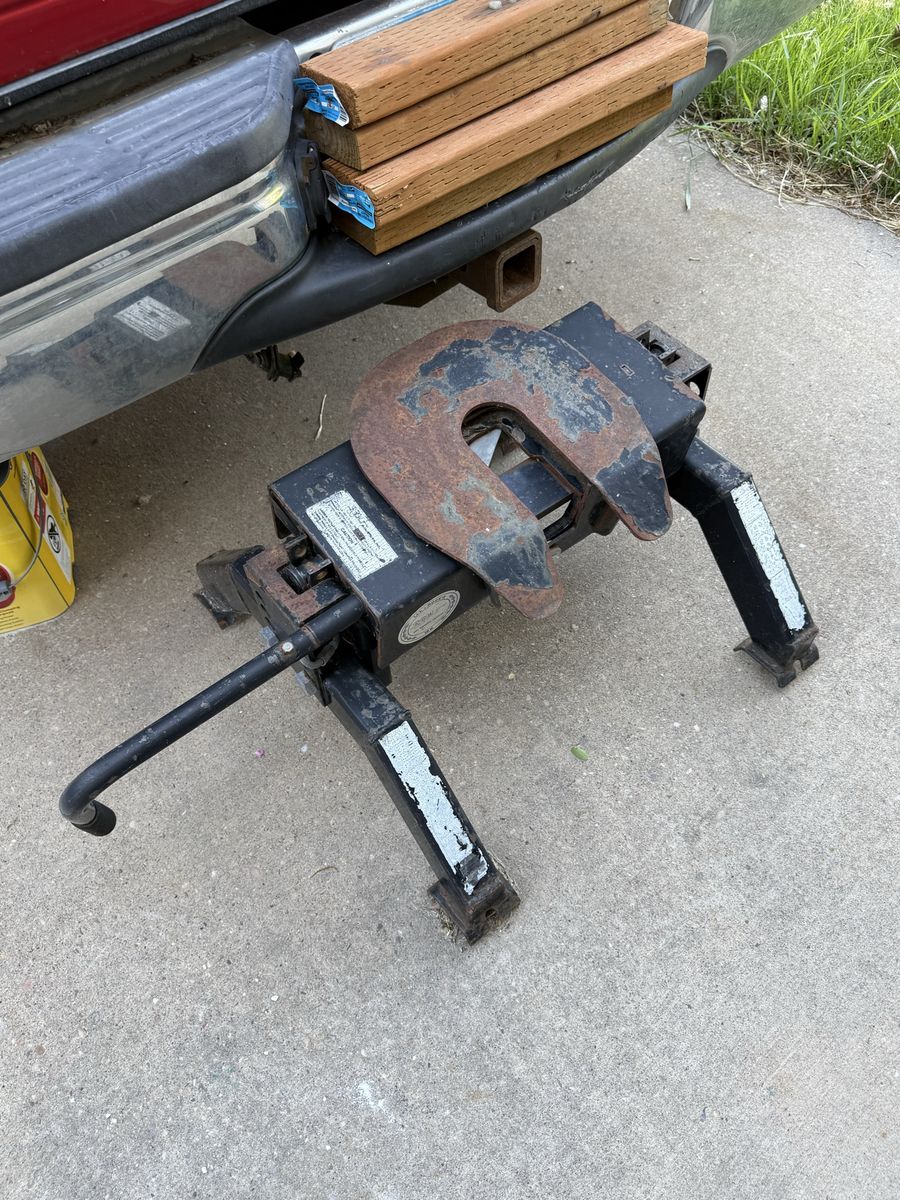 Lil Rocker 5th wheel hitch