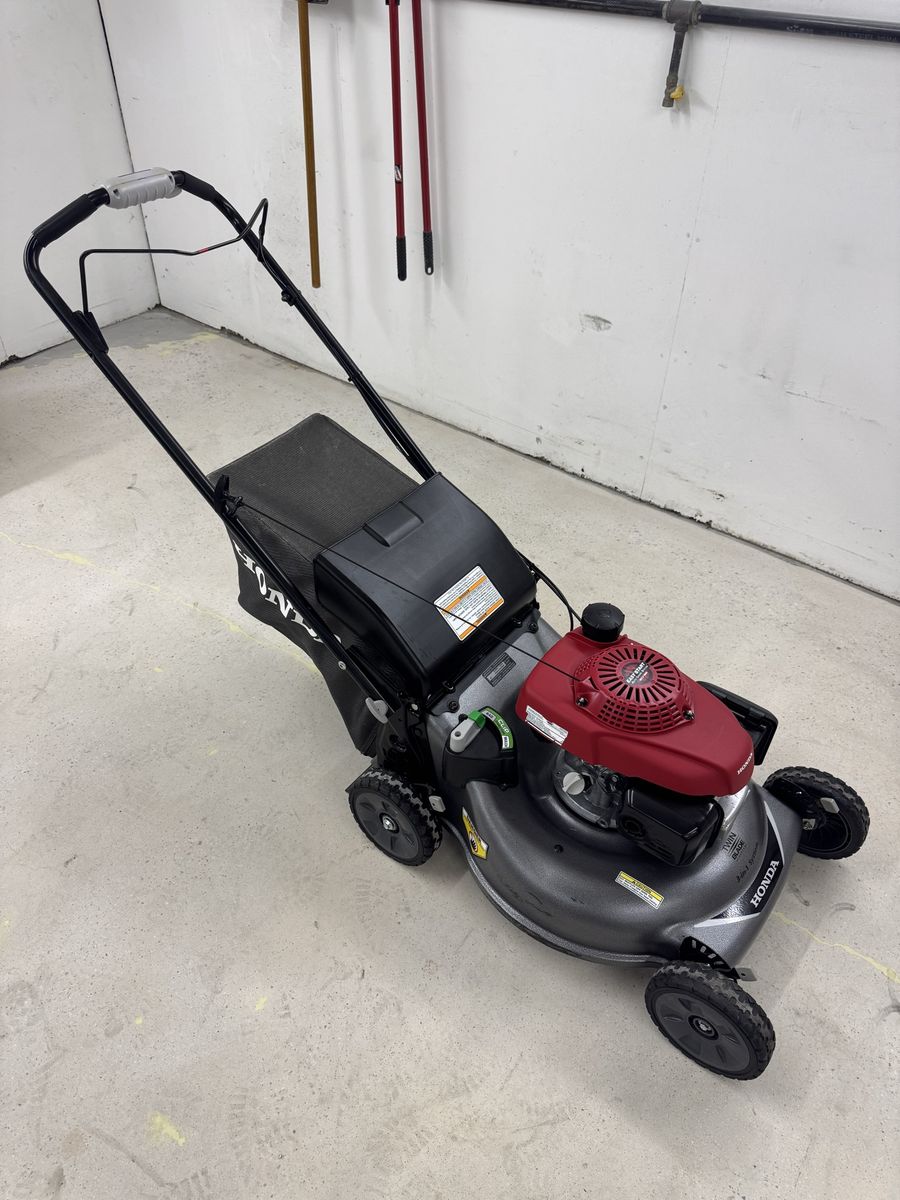 Honda HRR216K10VKA Self-Propelled Lawn Mower