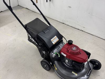 Honda HRR216K10VKA Self-Propelled Lawn Mower