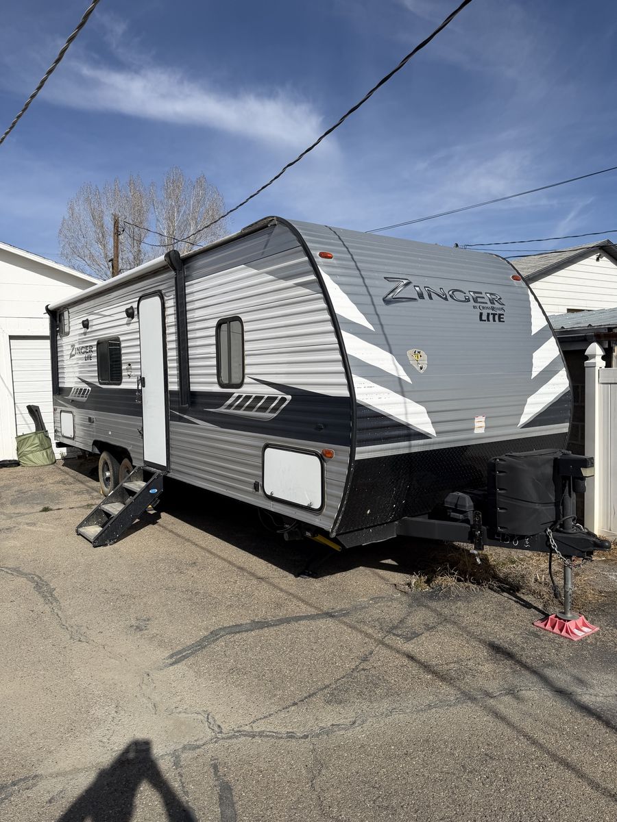 Zinger Lite Travel Trailer RV Camper - Bumper Pull, AC, Awning, Sleeping for 4