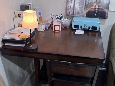 Wood Dining Room Table & Chairs