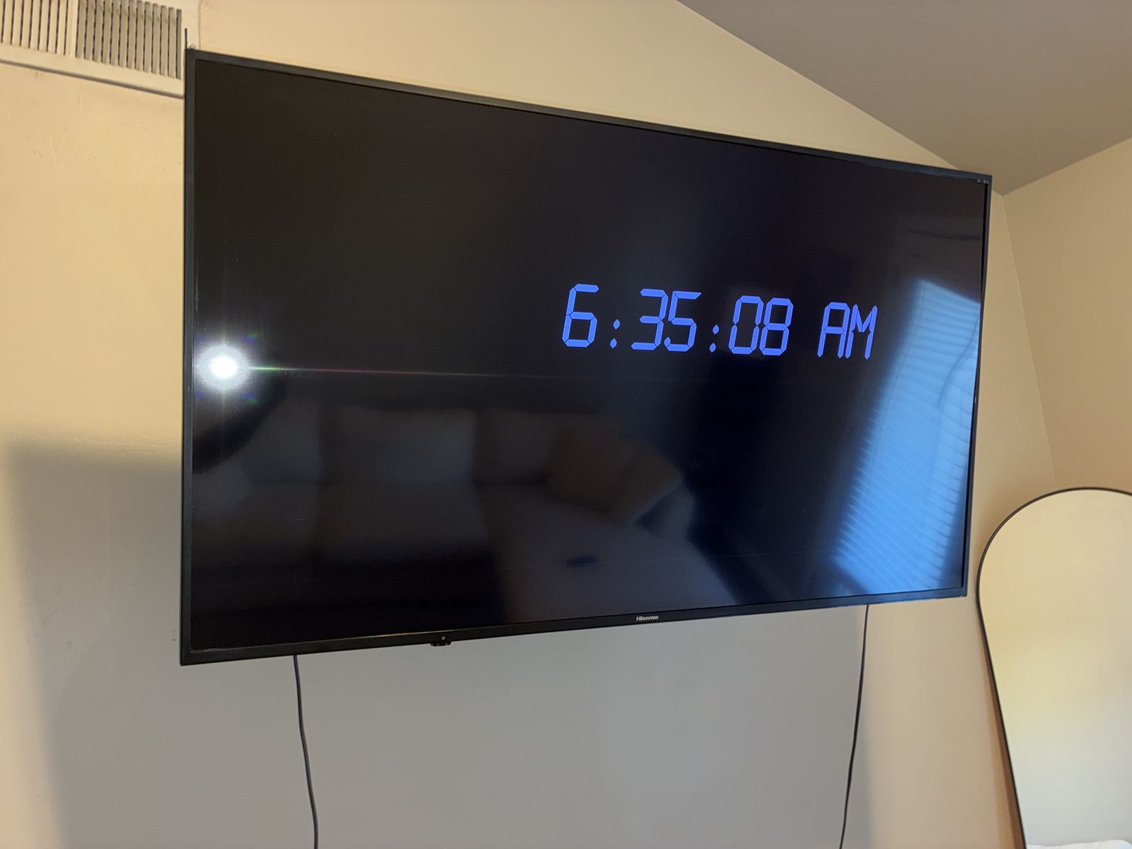 High sense TV