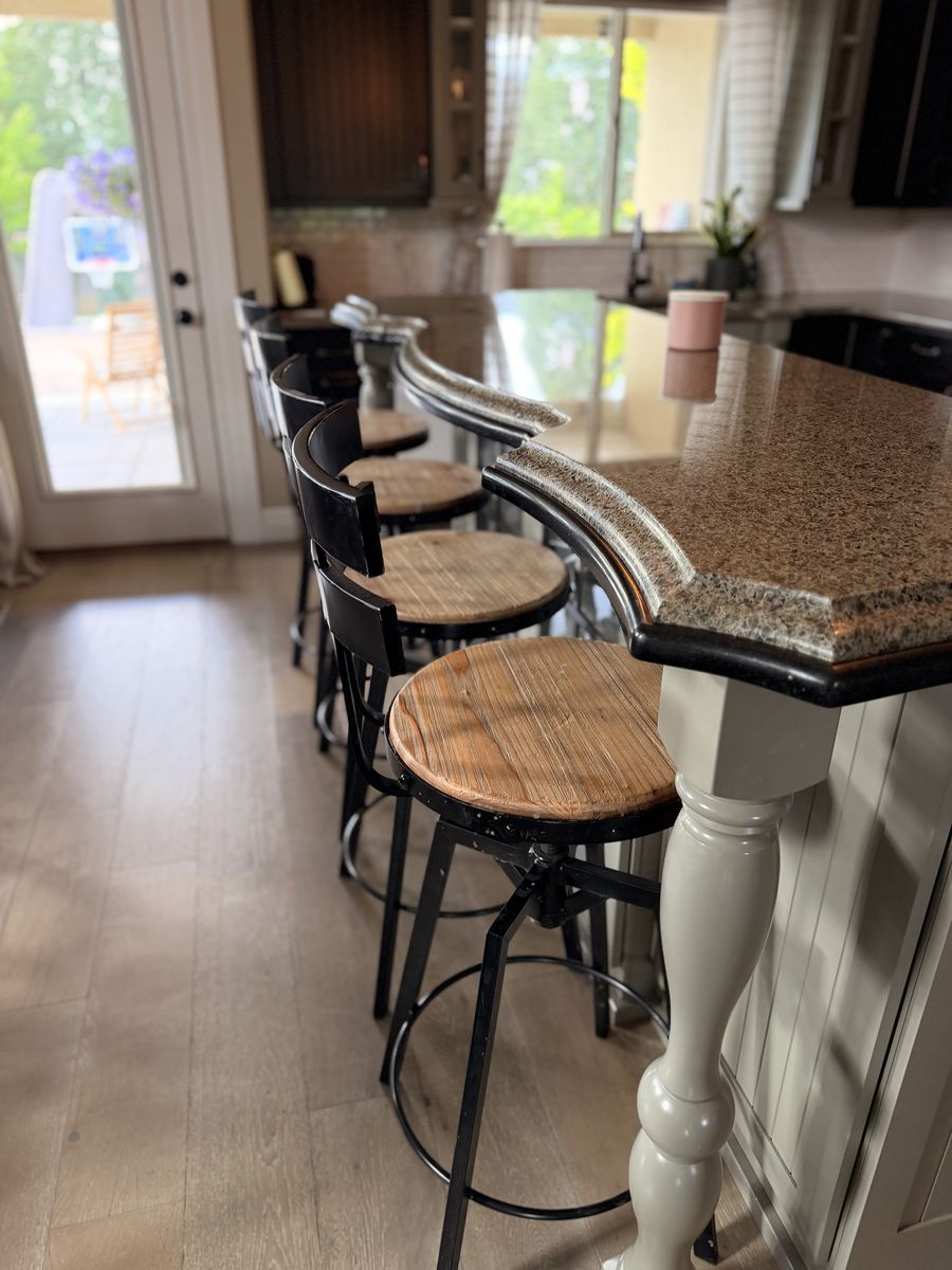 Black Metal & Wood Swivel (Set of 4) Barstools
