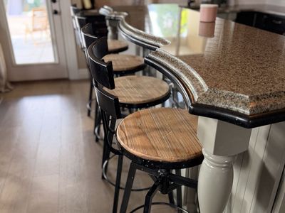 Black Metal & Wood Swivel (Set of 4) Barstools