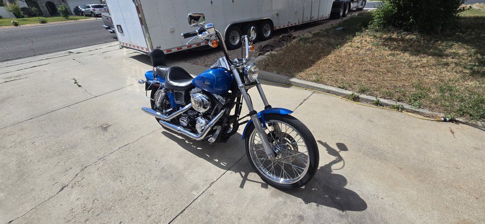 Harley Davidson Dyna Wide Glide Motorcycle Blue