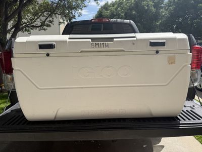 Igloo MaxCold Large White Cooler Ice Chest