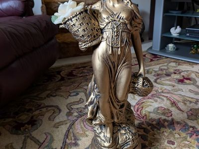 Classical Harvest Maiden / Flora Figurine