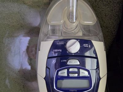 ResMed S8 Elite CPAP Machine with HumidAire 3i Heated Humidifier & Travel Bag