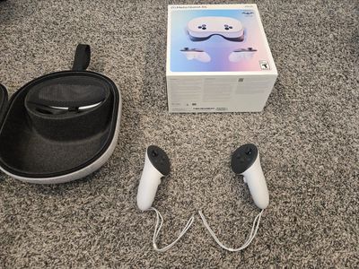 Meta Quest 3S 256GB VR Headset Bundle with Controllers & Carrying Case
