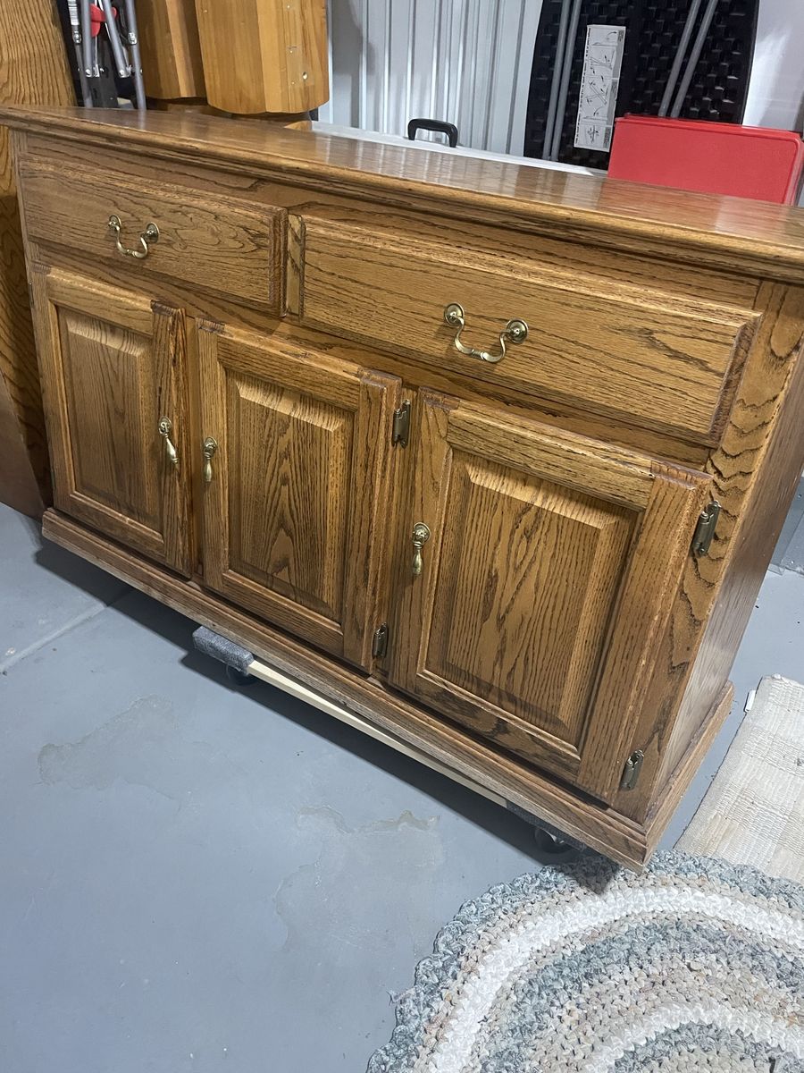 Oak wood cabinet