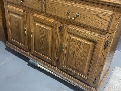 Oak wood cabinet