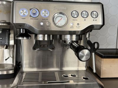 Breville Barista Express Espresso Machine - Stainless Steel w/ Integrated Grinder