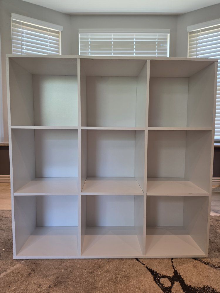 White Cubical Shelf