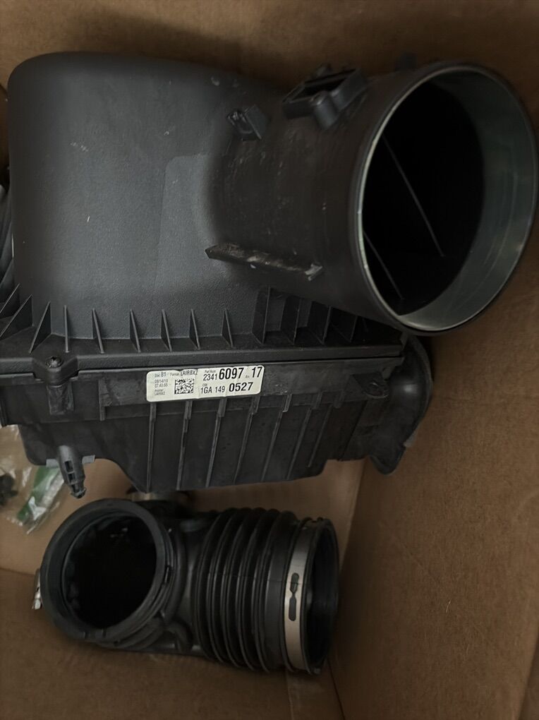 Chevy Camaro V8 Factory Air Intake Box & Ducting