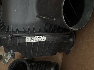 Chevy Camaro V8 Factory Air Intake Box & Ducting