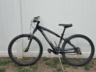 Specialized Hardrock Mountain Bike – 26" – SR Suntour Fork