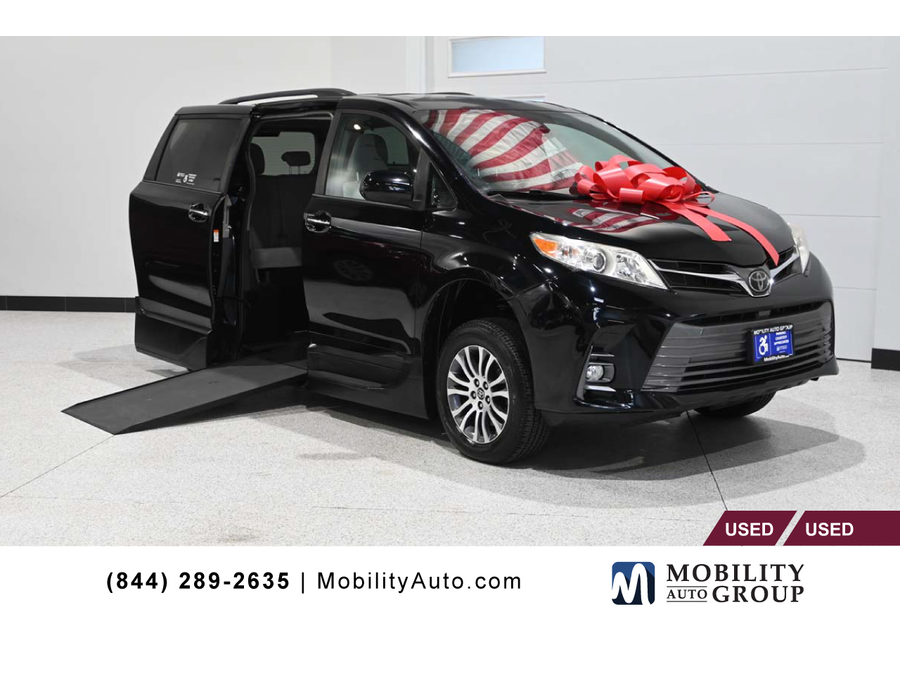 2019 Toyota Sienna XLE 8-Passenger