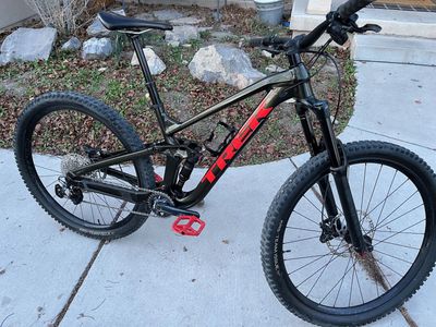 2022 Trek slash 7 size medium PRICE REDUCED